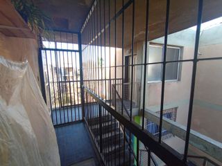 Departamento en  200 viviendas Semi piso 4 dormitorios