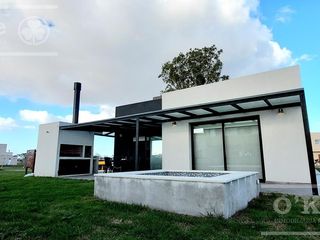 Casa de 4 ambientes en venta  posesión inmediata en Sebastian Gaboto Pueblos del Plata Hudson