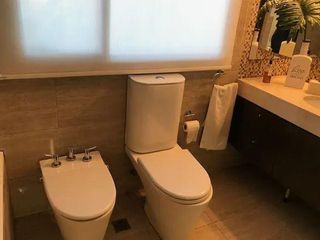 Casa venta 2 dormitorios 1 baño 1 patio y pileta  - Ringuelet
