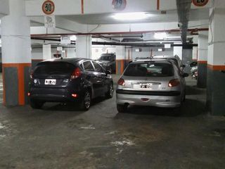 Cochera en venta y/o alquiler zona Monserrat