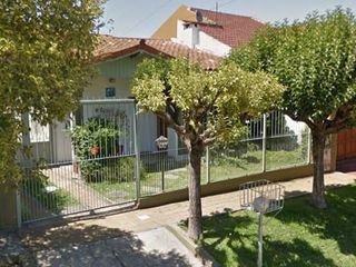Casa en venta - 2 Dormitorios 1 Baño - Cochera - 362Mts2 - Quilmes