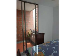 Venta de apartamento en la Loma de los Bernal, Medellín