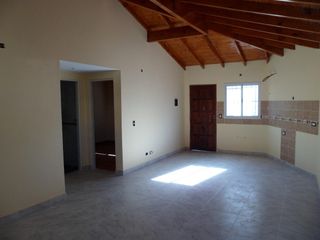 Casa en venta - 2 Dormitorios 1 Baño 2 Cocheras - 110 Mts2  - Mar Del Tuyu