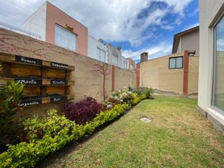 Vendo impecable casa $75.000 Sector Calderón cerca de Plaza El Coral-Colegio ISM