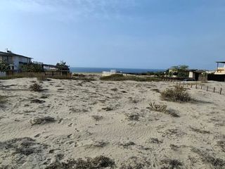 Foto 1 de VENDO TERRENO DE 1,100 M2 EN CONDOMINIO LAS LOMAS DE VICHAYITO