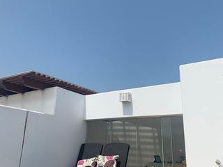 EN VENTA FORMIDABLE CASA DE PLAYA EQUIPADA Y AMOBLADA CON EXCELENTE DISTRIBUCIÓN EN CLUB PUERTO NUEVO (KM 70.5 PANAMERICANA SUR)