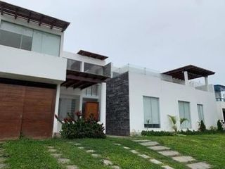 EN VENTA FORMIDABLE CASA DE PLAYA EQUIPADA Y AMOBLADA CON EXCELENTE DISTRIBUCIÓN EN CLUB PUERTO NUEVO (KM 70.5 PANAMERICANA SUR)