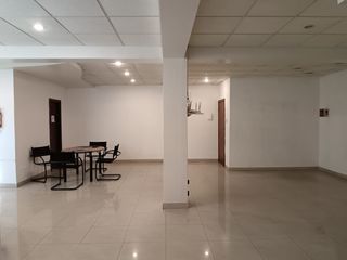 Foto 8 de Oficina de venta en Urdesa Central, 3 divisiones, 140 m2, ave principal.