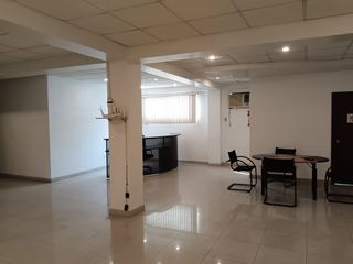 Foto 5 de Oficina de venta en Urdesa Central, 3 divisiones, 140 m2, ave principal.