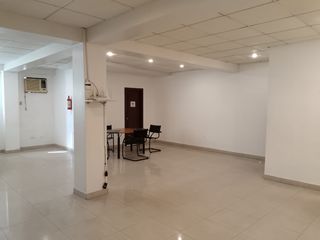 Foto 6 de Oficina de venta en Urdesa Central, 3 divisiones, 140 m2, ave principal.
