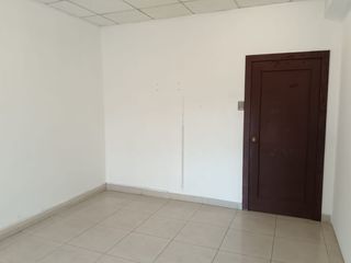 Foto 24 de Oficina de venta en Urdesa Central, 3 divisiones, 140 m2, ave principal.