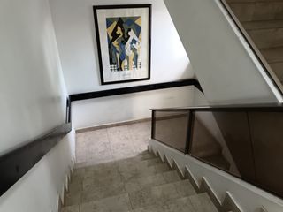 Foto 31 de Oficina de venta en Urdesa Central, 3 divisiones, 140 m2, ave principal.