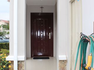 Foto 4 de Vendo amplia y hermosa propiedad esquinera Urbanizacion Terranostra Gerona km 13.5 de via a la costa