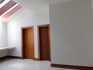 RENTA CASA DE LUJO EN URBANIZACION PRIVADA 4 DORMITORIOS PRINCIPALES + 1500 METROS DE TERRENO
