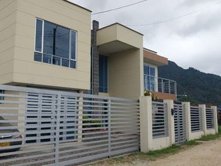 Se vende casa campestre en Sesquile Cundinamarca