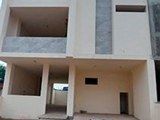 Foto 1 de EN MACHALA PENSANDO EN FAMILIAS GRANDES CASAS EN URB. PRIVADA DE 4 DORMITORIOS C/U CON BAÑO