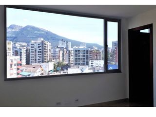 Oficina Corporativa de venta en la Av. Diego de Almagro en Quito