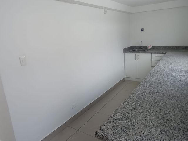 CASA COMERCIAL EN ALQUILER  - LAS CASAS