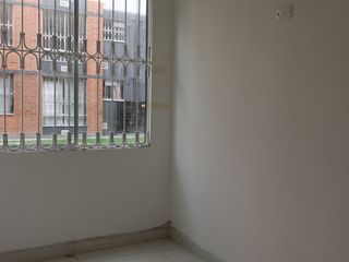 Vendo apartamento único en el Tintal con Piscina, primer piso con 3 habitaciones cera de la Av gauyacanes