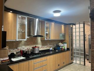 Foto 5 de VENTA DE CASA EN SAN MARTIN DE PORRAS. URB SAN DIEGO
