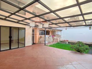 Foto 1 de CASA EN RENTA, RACAR PLAZA - MUTUALISTA AZUAY