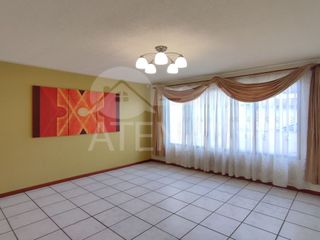 Foto 3 de CASA EN RENTA, RACAR PLAZA - MUTUALISTA AZUAY