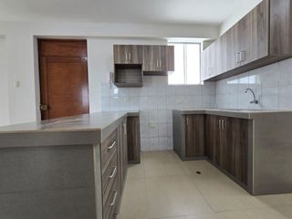 VENDO DEPARTAMENTO DE OCASIÓN 3ER PISO URB AVIFAP EN PIURA