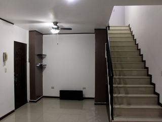Foto 4 de DEPARTAMENTO EN LOMAS DE URDESA - 1ER PISO