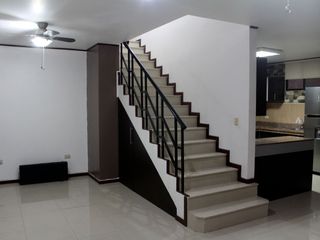 Foto 10 de DEPARTAMENTO EN LOMAS DE URDESA - 1ER PISO