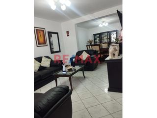 Se Vende Casa De 3 Pisos En Buenos Aires Norte A.T_69.97M² ID 1086908