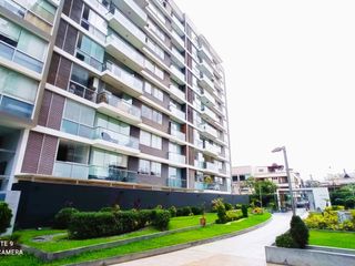Foto 1 de VENTA DE AMPLIO  DEPARTAMENTO EN CONDOMINIO EN LA MOLINA