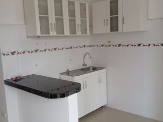 Foto 7 de SE VENDE EDIFICIO DE 4 PISOS, 1 DEPA POR PISO, 95 M2 CADA DEPA, 3 COCHERAS, FRENTE A PARQUE