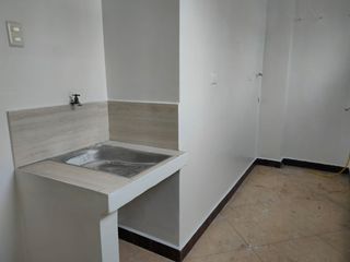 Departamento de alquiler en Samanes 1, Conjunto Cerrado, 1 parqueo.