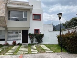 Foto 2 de ELEGANTE Y MODERNA CASA