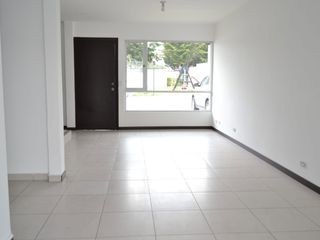 Foto 4 de ELEGANTE Y MODERNA CASA
