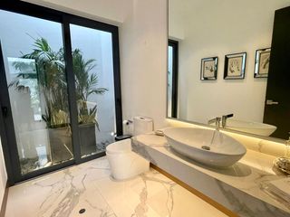 Foto 10 de Venta impresionante residencia, a todo lujo. Casuarinas, Surco. la mejor zona de Surco. PARECE ESTRENO