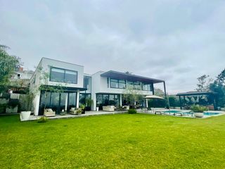 Foto 1 de Venta impresionante residencia, a todo lujo. Casuarinas, Surco. la mejor zona de Surco. PARECE ESTRENO