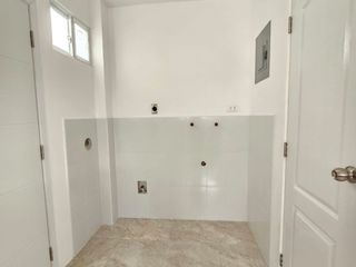 Foto 13 de Venta de Casa por Estrenar en la Urb. Casa Laguna, etapa Paradisa cerca del C.C Riocentro El Dorado.