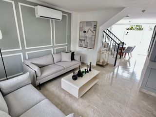 Foto 8 de Venta de Casa por Estrenar en la Urb. Casa Laguna, etapa Paradisa cerca del C.C Riocentro El Dorado.