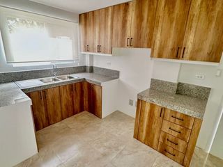 Foto 12 de Venta de Casa por Estrenar en la Urb. Casa Laguna, etapa Paradisa cerca del C.C Riocentro El Dorado.