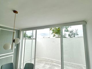 Foto 10 de Venta de Casa por Estrenar en la Urb. Casa Laguna, etapa Paradisa cerca del C.C Riocentro El Dorado.