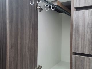 SE VENDE CASA DE LUJO,  POR ESTRENAR, SECTOR COLEGIO SANTANA, $135.000
