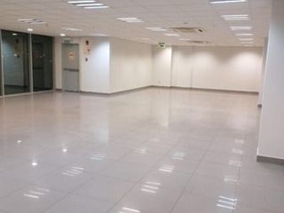 Foto 1 de OFICINAS EN ALQUILER 175.6 M² – EN LA VICTORIA, FRENTE A LA VÍA EXPRESA