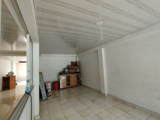 Foto 5 de Vendo en el barrio troncal Casa Bodega