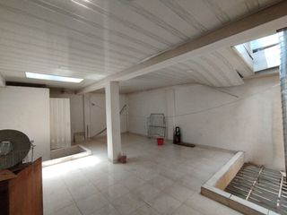 Foto 11 de Vendo en el barrio troncal Casa Bodega