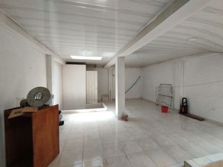 Foto 15 de Vendo en el barrio troncal Casa Bodega