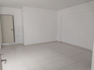 Foto 3 de ALQUILER DE LOCALES 2do. PISO EN CHOSICA