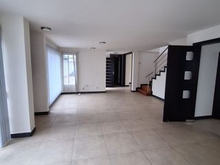 Foto 3 de RENTA CASA EN CONJUNTO SECTOR VALLE DE LOS CHILLOS