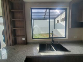 Casa Nueva a Estrenar Con Terreno Apta para Crédito VIP Sector Inchalillo - Sangolquí