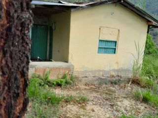 Te vendo esta casa finca bien barata en Barbosa Antioquia.